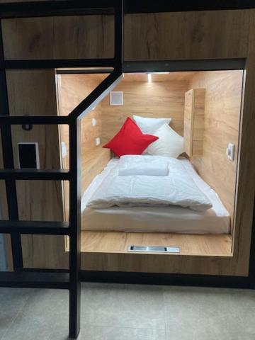Capsule Hostel Andel Centre Spirit 프라하 외부 사진