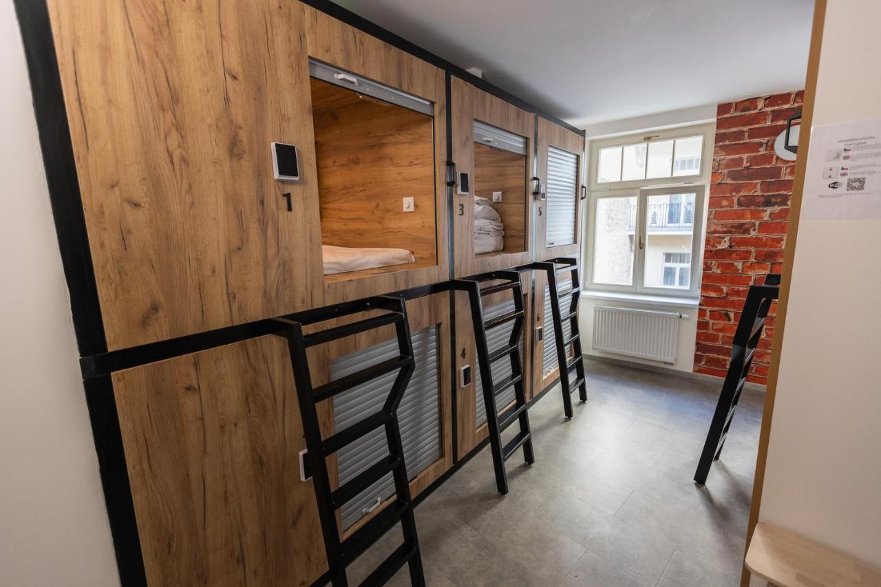 Capsule Hostel Andel Centre Spirit 프라하 외부 사진