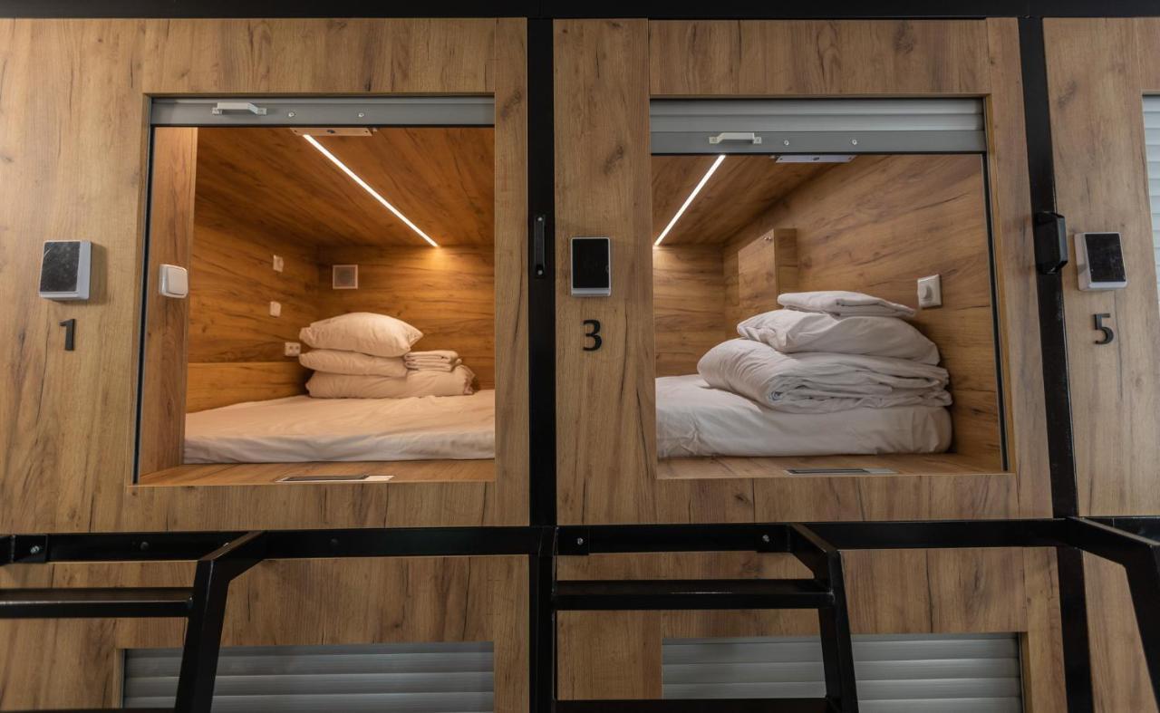 Capsule Hostel Andel Centre Spirit 프라하 외부 사진